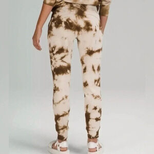 Lululemon Womens Warm Down Jogger size 4